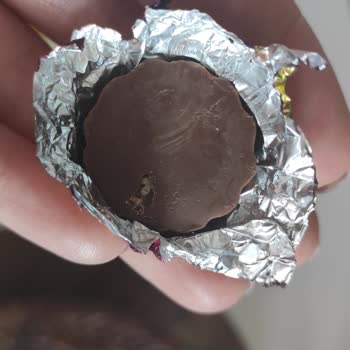 Migros'tan Alınan Ülker Çikolatalarında Kurt Çıkması Şoku