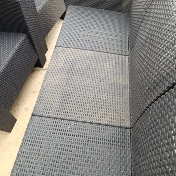 Kırık Ve Eksik Bahçe Mobilyası, Sorun Çözülmedi