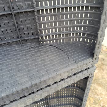 Kırık Ve Eksik Bahçe Mobilyası, Sorun Çözülmedi