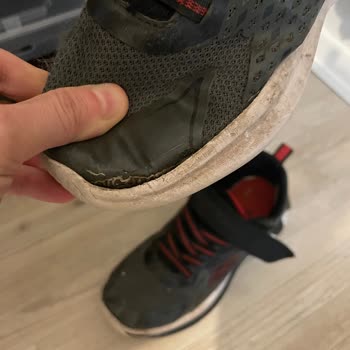 Skechers Çocuk Ayakkabısında Kalite Ve Su Geçirme Sorunu