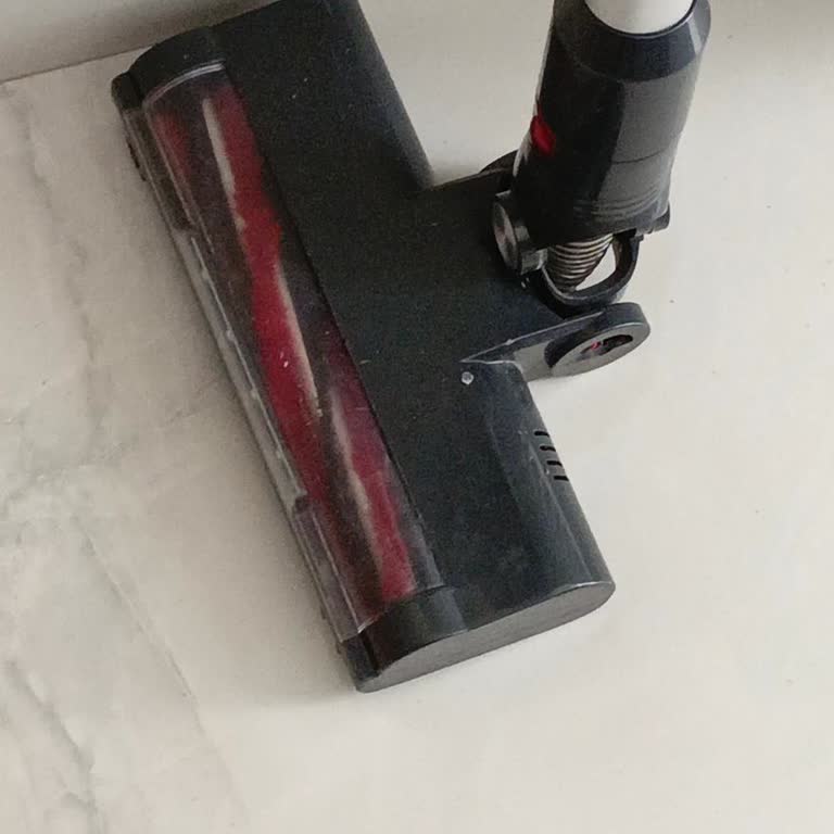 Süpürgenin Fırçası Dönmüyor Ve Şarjı Çok Çabuk Bitiyor