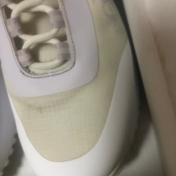 Calvin Klein Spor Ayakkabının Temizlenmemesi Ve Kolay Kirlenmesi