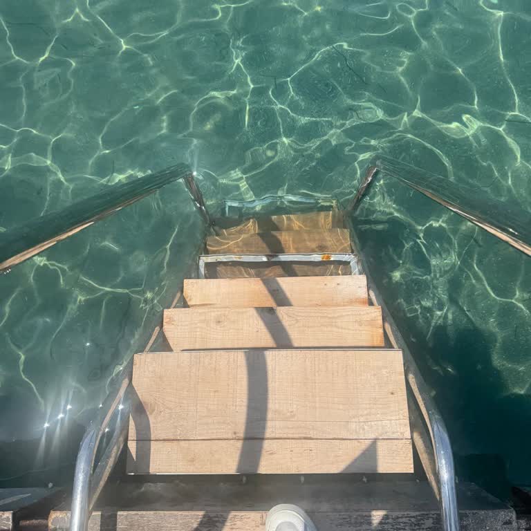 Otelin Bakımsız İskelesi Ve İlgisizlik Nedeniyle Yaşanan Kaza