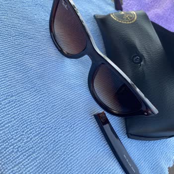 Aldığım Rayban Gözlük İki Günde Kırıldı, İade Sürecinde Sorun Yaşıyorum