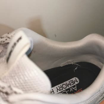 Skechers Ayakkabıda Kısa Sürede İç Topuk Astarı Yırtılması Ve Deformasyon