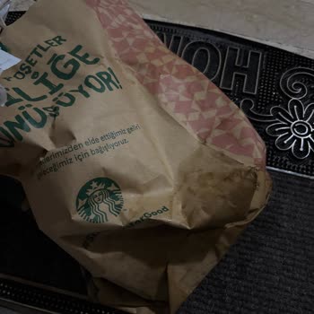 Dökülen Kahve, Umursamaz Kurye Ve Yetersiz Telafi