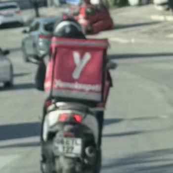 Kuryenizin Tehlikeli Manevrası Sonucu Çocuğum Yaralandı