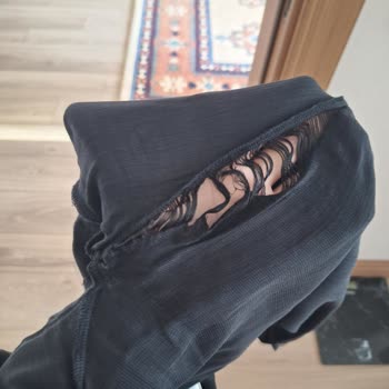 Bir Kere Giyilen Takımın Pantolonu Yırtıldı, İade Talep Ediyorum