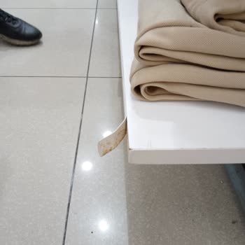 Mağaza Tezgahındaki Plastik Aksam Çocuğumu Yaraladı Yetkili İlgisizdi