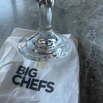 Kırık Tabak Ve Bardaklarla Yapılan Servis Hayal Kırıklığı Yarattı