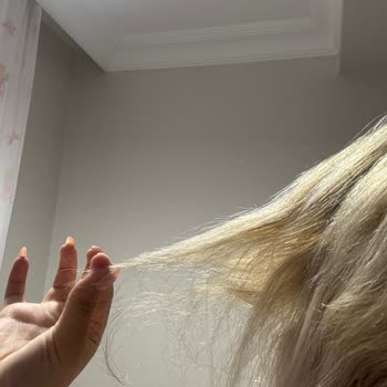 Kuaförde Saç Yanması Ve Yetersiz Hizmet Deneyimi