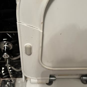 Seramiksan Terra Silva Klozet Kapakları Sürekli Kırılıyor Çözüm Yok