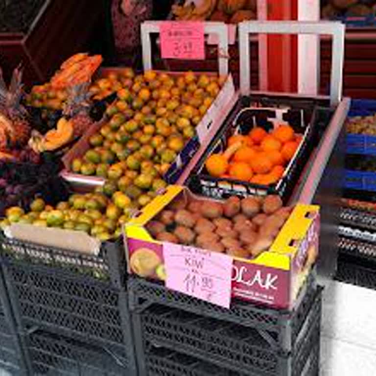 Taşmar Markette Çalışanların Yaşlı Müşteriye Kaba Davranışı Ve İlgisizliği