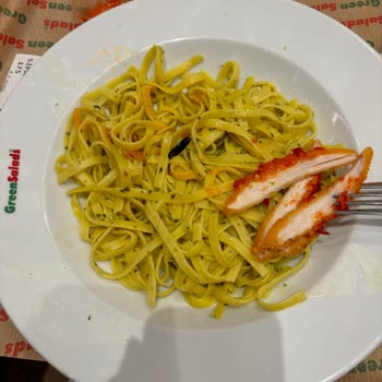 Yemekte Plastik Parça Ve Küçük Tavuk Boyutu Şikayeti