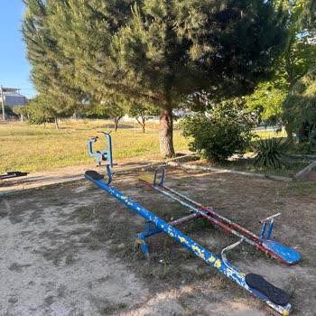 Mahalledeki Eski Ve Tehlikeli Çocuk Parkı İçin Çözüm Bekliyoruz