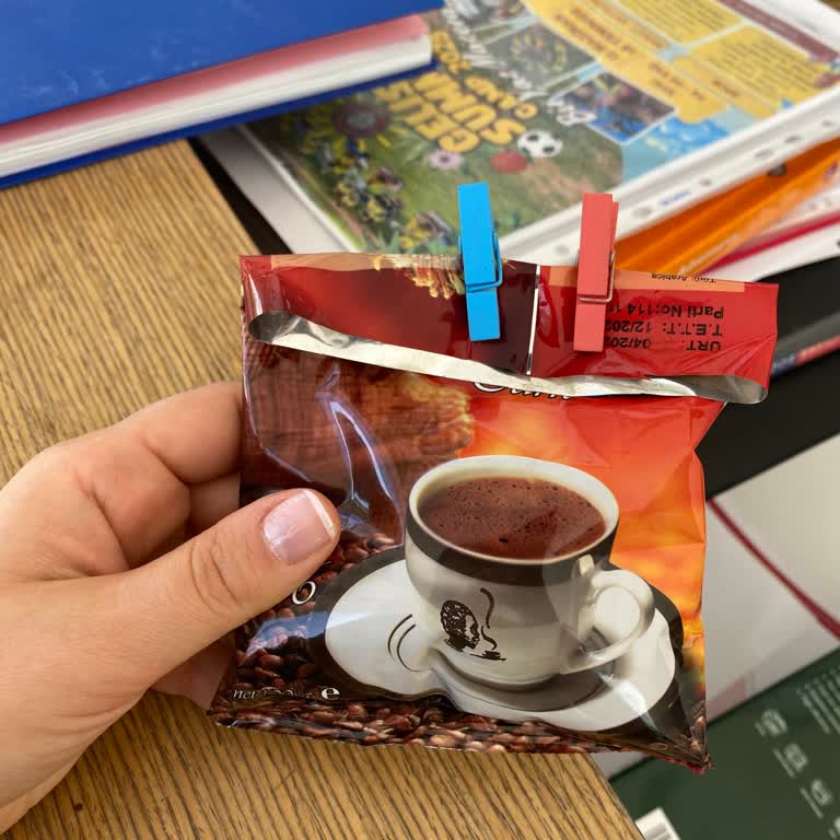 Aldığım Kahvelerin Ekşi Tadı Nedeniyle İçemeden Çöpe Atmak Zorunda Kaldım