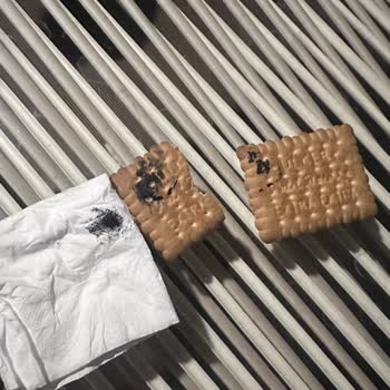 Ülker Pötibör Bisküvi Paketinden Sağlığa Zararlı Yabancı Madde Çıkması!