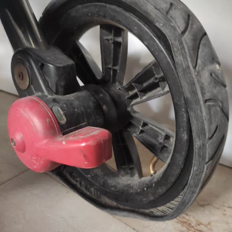 Kraft XXL Bebek Arabası Tekerleklerinde Yedek Parça Sorunu Yaşanıyor