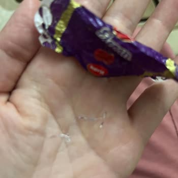 Bayram Şekerinden Çıkan Plastik Parçası Güvenimi Sarsıyor