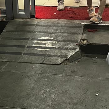 Yemek Hizmeti Veren İşletmede Hijyen Yok Mu