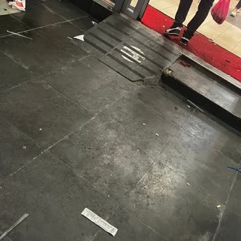 Yemek Hizmeti Veren İşletmede Hijyen Yok Mu