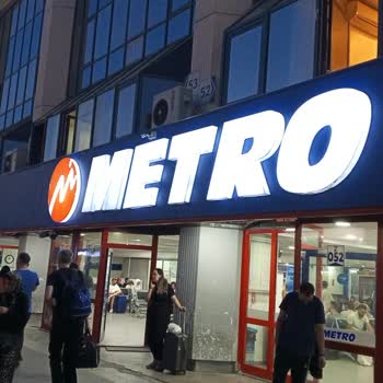 Metro Turizm'de İlgisizlik Ve Uzun Bekleme Süresi