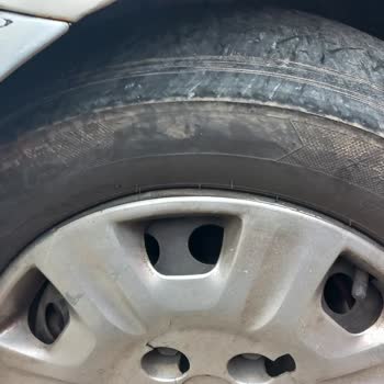 3 Ayda Tel Atan Kışlık Lastik Ve İlgisiz Satıcı