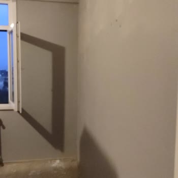 Karizmatik Gri Boya Beklerken Maviyle Karşılaştım