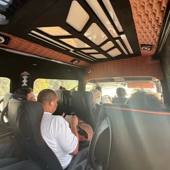 Küçük Ve Konforsuz Araç, Yetersiz Hizmet