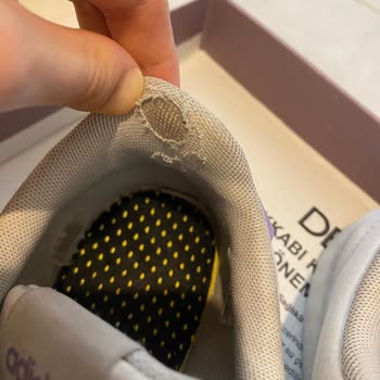 Adidas Ayakkabılarda Kısa Sürede Deformasyon Ve Yetersiz Dayanıklılık