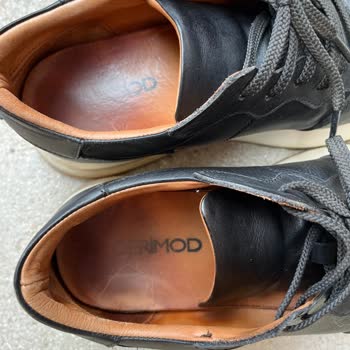 Aldığım Ayakkabının Tabanındaki Yazı Silindi Ve Çoraba Bulaşıyor