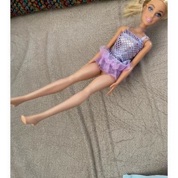 Barbie Bebek Sert Ayakları Ve Kötü Saçlarıyla Hayal Kırıklığı Yaşattı