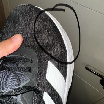 Kısa Sürede Yırtılan Ayakkabılar Ve Reddedilen İade Talebiyle Mağduriyet Yaşadım