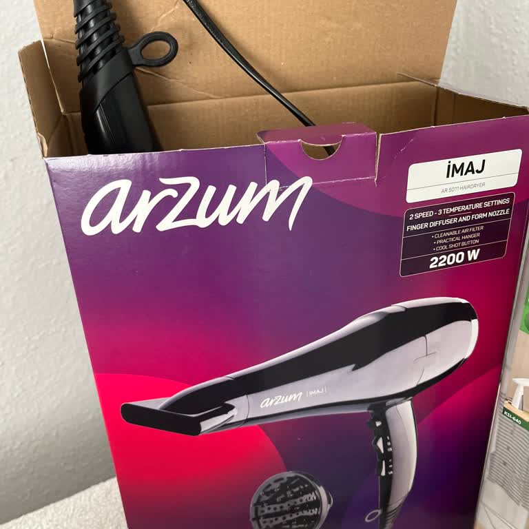 Aldığım Saç Kurutma Makinesi Hem Sesli Çalışıyor Hem De Kalitesiz Malzeme Kullanılmış