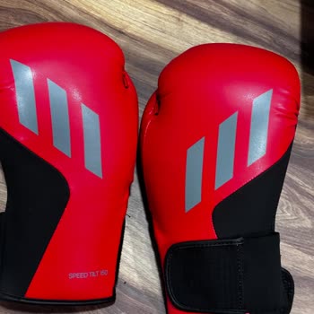 Adidas Boks Eldiveninde Lastik Ve Astar Sorunları Hayal Kırıklığı Yarattı