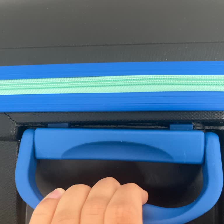 Polo Bavulun İlk Kullanımda Sapı Koptu Ve Çatladı