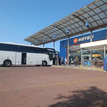 Metro Otobüsünün Gecikmesi Ve Yetkililerin İlgisizliği