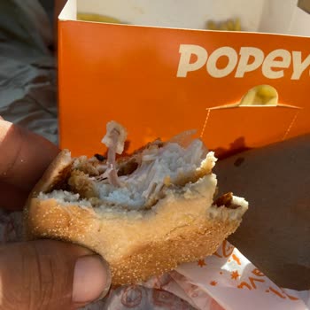 Popeyes'ten Gelen Eksik Pişmiş Tavuk Ve İletişim Sorunu