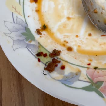 Köfteci Yusuf Kıymasında Zımba Teli Çıktı Diş Etim Zarar Gördü