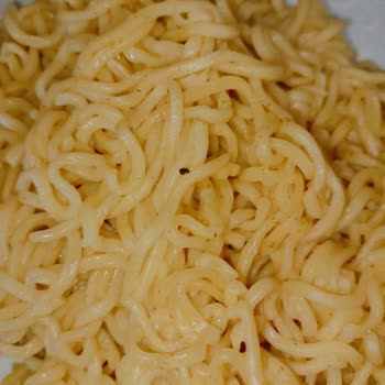 İndomie Noodle İçinde Böcek Çıkmasıyla Yaşadığım Hijyen Şoku