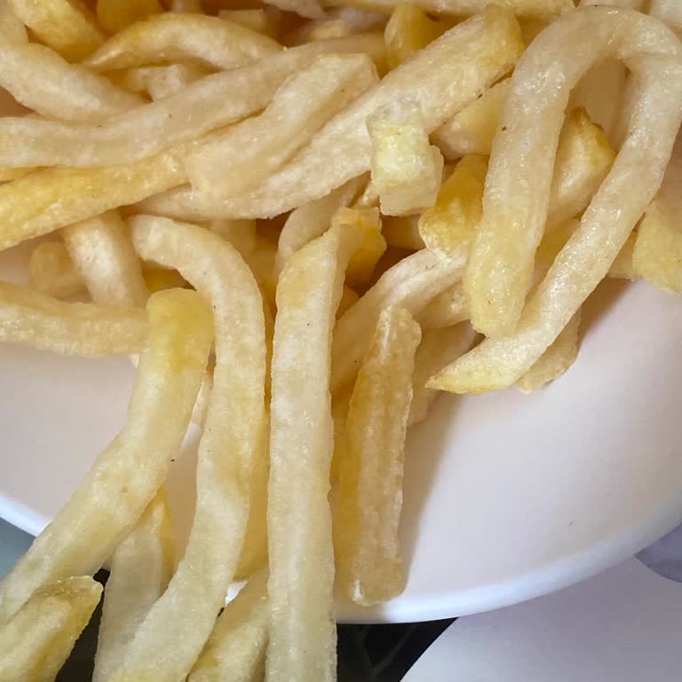 Getirden Gelen Pişmemiş Patatesler Ve İlgisiz Müşteri Hizmeti