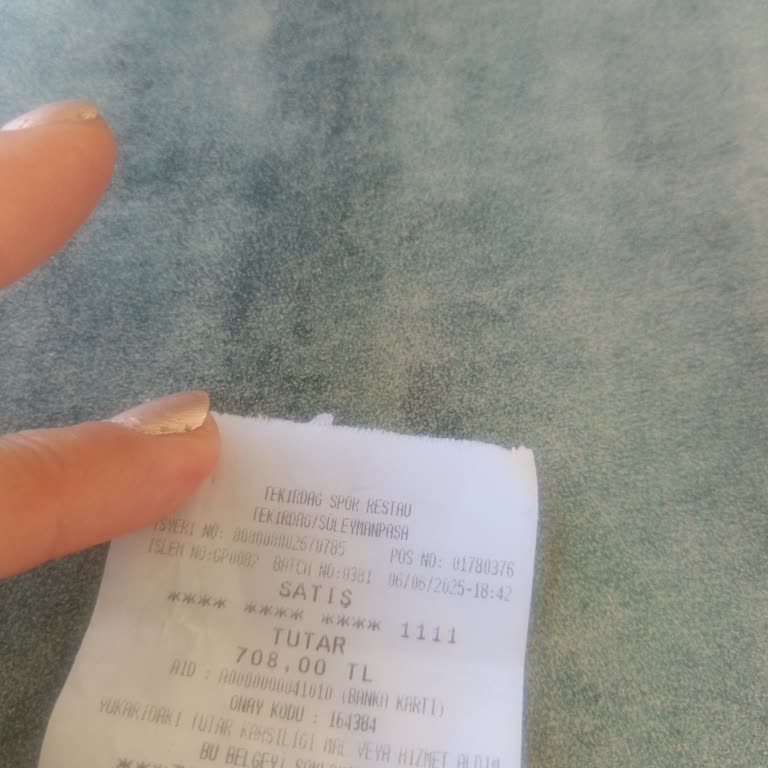 Yarım Balık Ekmek Ve Köfteye Yüksek Fiyat Düşük Kalite