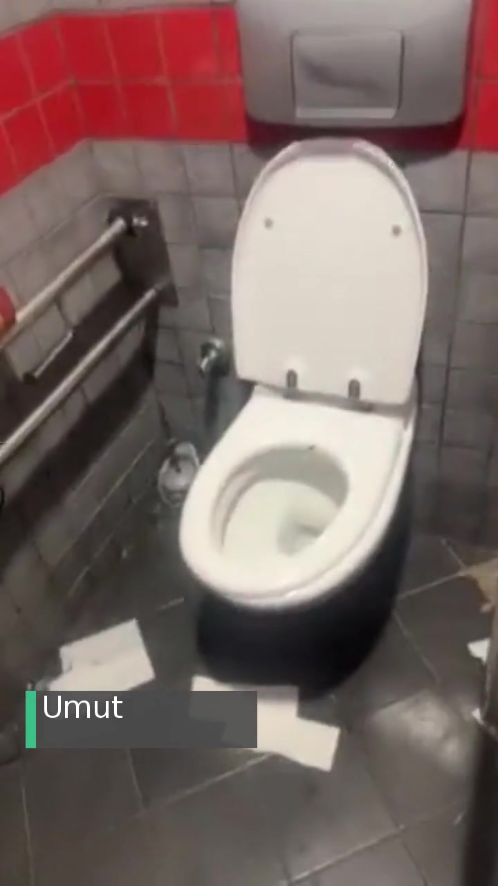 Pendik Eğitim Ve Araştırma Hastanesi Temizlik Yok! videonun kapak resmi