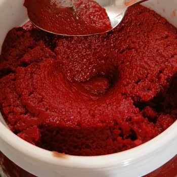 Son Kullanma Tarihi Geçmemiş Salça Küflü Çıktı