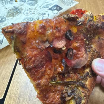 Karabük Bayisinde Pişmemiş Ve Yanık Pizza Deneyimi