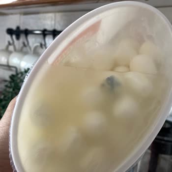 Kapalı Kutuda Küflü Peynirle Karşılaşmak Hayal Kırıklığı Yaşattı