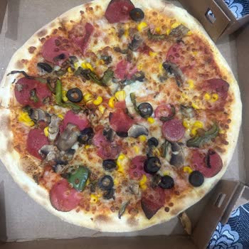 Mardin Nusaybin Şubesinde Kötü Pizza Deneyimi Ve Yetersiz Sunum