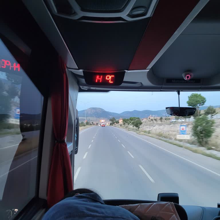 Gece Yolculuğunda Şoför Sıcaklığı Düşürdü Üşüdüm