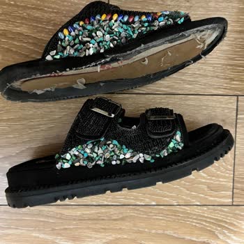 B**** T***** İkinci Giyişte Tabanı Ayrıldı Mağaza Çözüm Sunmadı