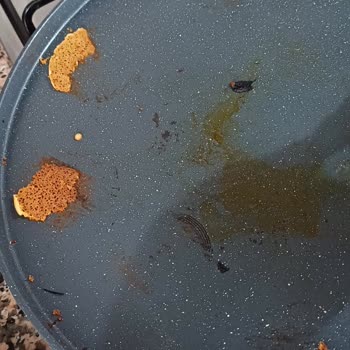 Yapışmaz Özellikli Gözleme Tavası Yapıştırıyor Ve Hayal Kırıklığı Yarattı